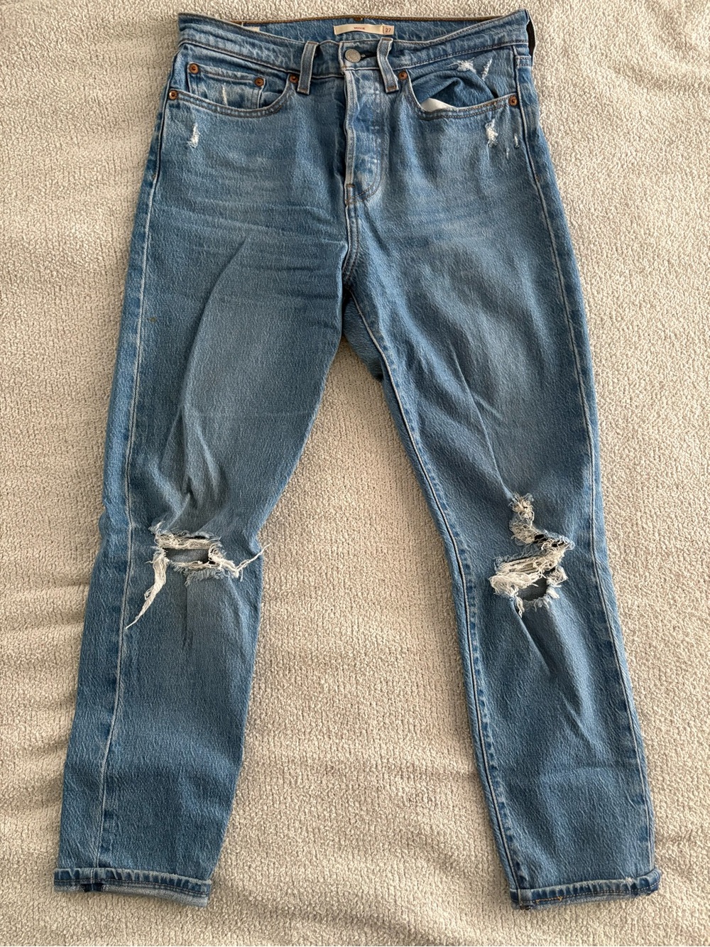 Levi's Women's Light Blue Ripped Skinny Jeans